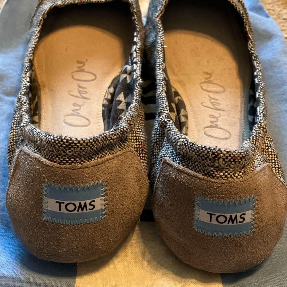 EUC TOMS Ballet Flats, women size 9.5 - Picture 6 of 6